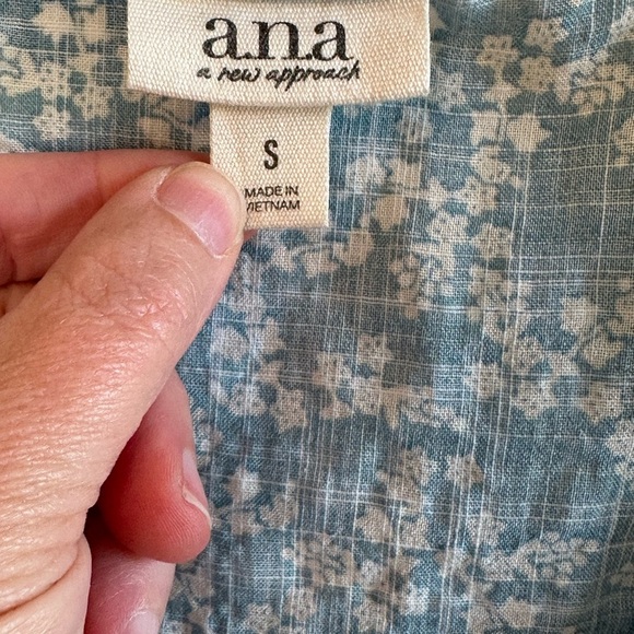 Ana Blue & White Floral V Neck Boho Beachy Feminine Pretty Blouse Top Sz S - Picture 5 of 10